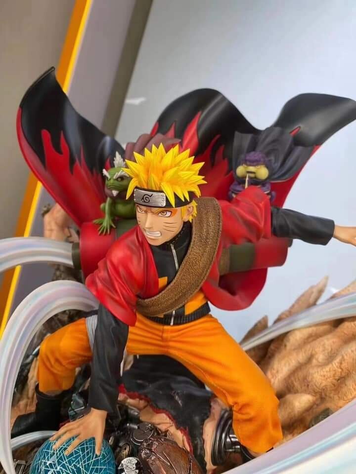 ภาพถ่ายจริงกับงานปั้นเรซิ่นต้นแบบนารูโตะของค่าย Pickstar Studios