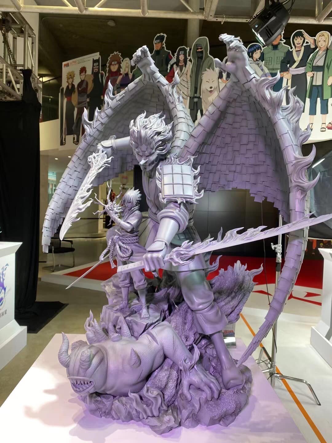 ภาพถ่ายจริงกับงานปั้นเรซิ่นต้นแบบนารูโตะของค่าย Pickstar Studios