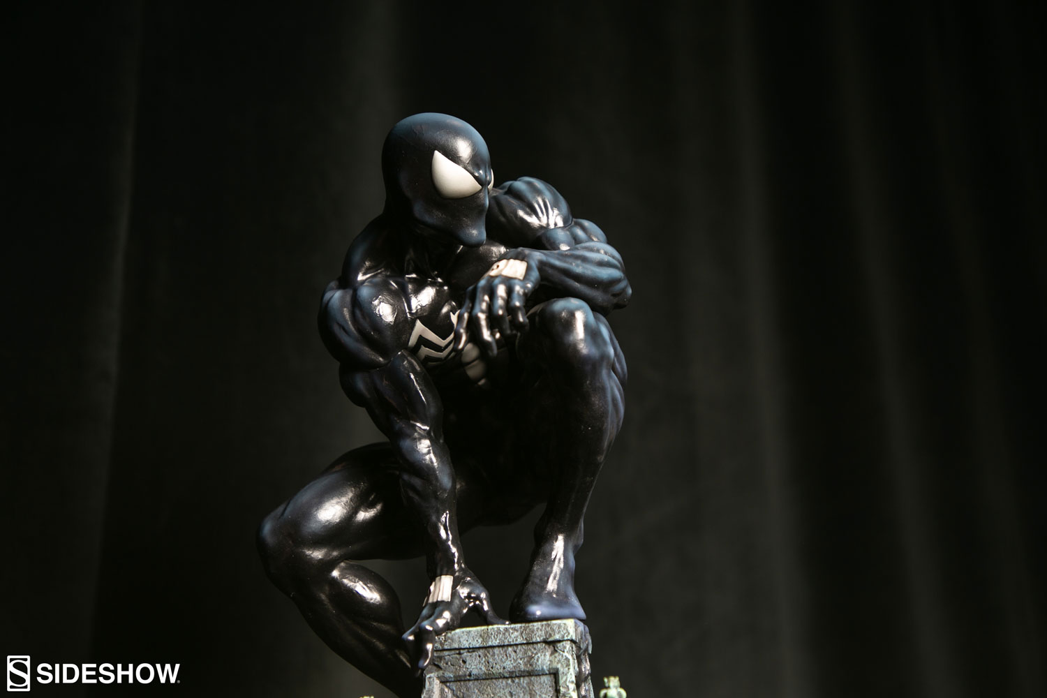 เผยภาพถ่ายสินค้าจริง Symbiote Spider-Man จากงาน Comic-Con