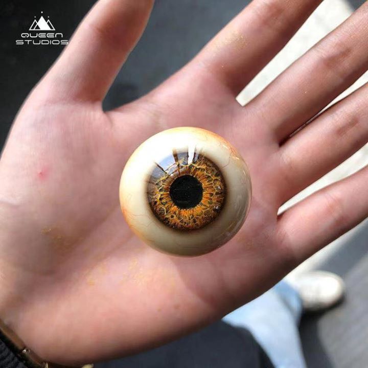 ไปดูความเหมือนของดวงตา Queen Studios - Alita